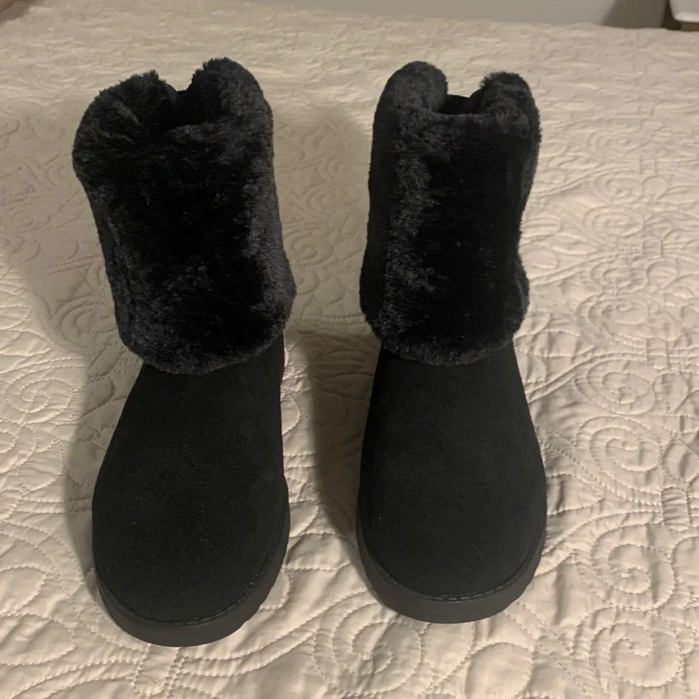Universal Thread Black Suede Boots NWOT size 8
